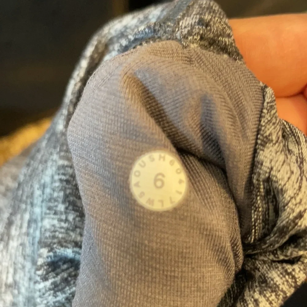 Lululemon leggings 25” - Picture 4 of 4